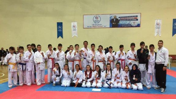 Okullar Arası Karate Müsabakası