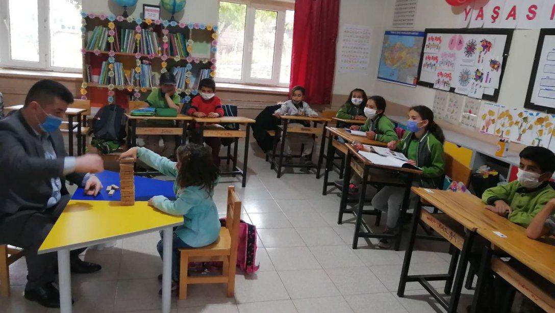 Kavak İlkokulumuza İlçe Milli Eğitim Müdürümüz Mehmet BOZDAĞ 'ın Ziyareti