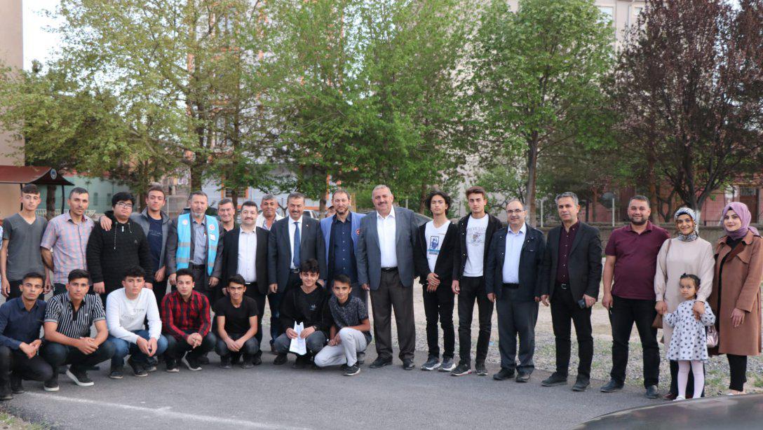 Anadolu İmam Hatip Lisesi Öğretmen ve Öğrencileriyle İftar Programı Yapıldı