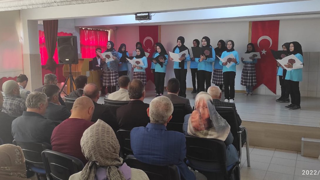 Şehit Mehmet Güngördü İmam Hatip Ortaokulunda Mevlidi Nebi Haftası İlçe Programı Düzenlendi