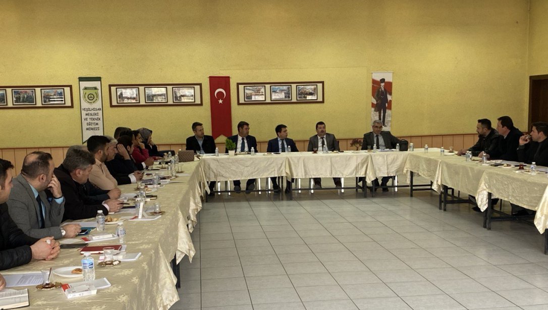 Kaymakamımız Sayın Ahmet Ali Altıntaş'ın Başkanlığında Okul Müdürleri Toplantısı Yapıldı