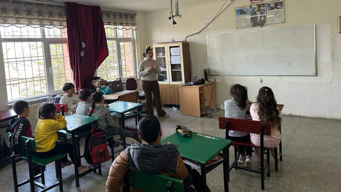 Rehber Öğretmenlerimiz Tarafından Kovalı Ortaokulu ve Şehit Ahmet Ziya Çaydaşı İlkokulunda Seminer Verildi