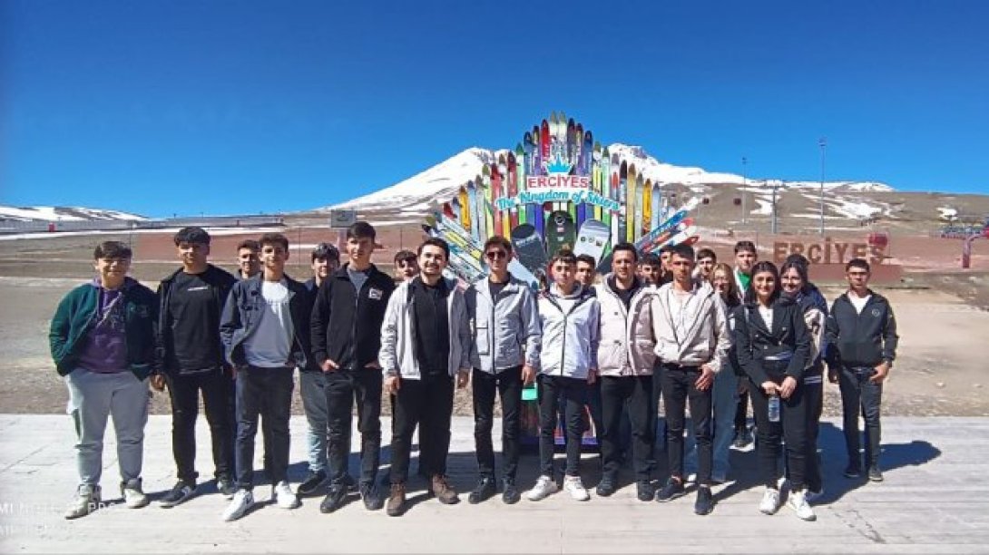 ÇEDES Projesi Kapsamında Yeşilhisar Mesleki ve Teknik Anadolu Lisesi Öğrencilerimiz Erciyes Gezisi Yaptılar
