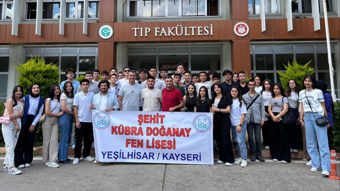 Şehit Kübra Doğanay Fen Lisesi Öğrencilerinden Çukurova Üniversitesi Tıp Fakültesi Ziyareti
