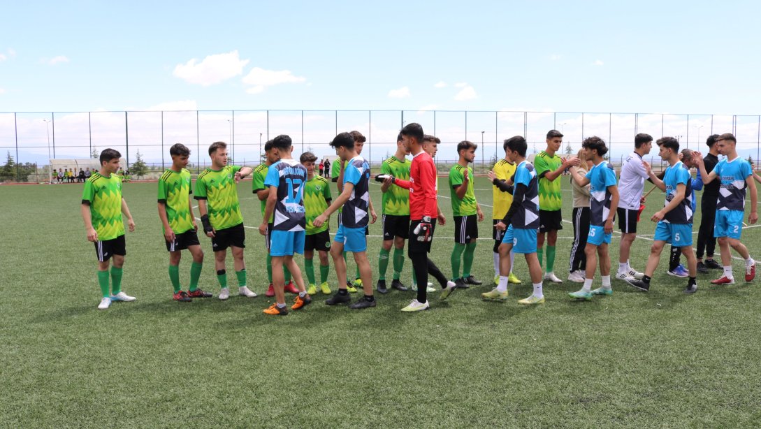 Okullar Arası Futbol Turnuvası Yapıldı